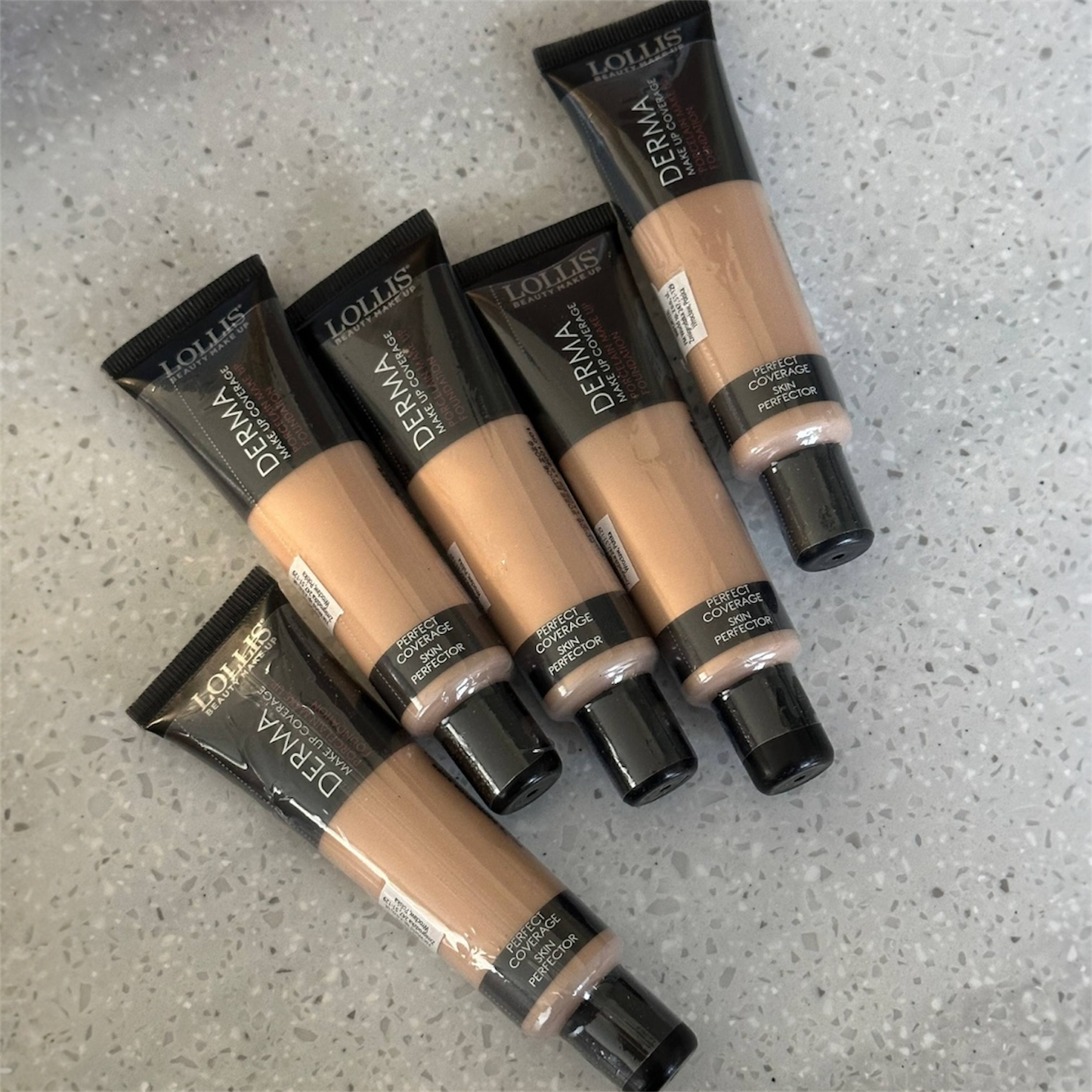 LOLLIS DERMA šilkinis maskuojantis makiažo pagrindas 001 atspalvis