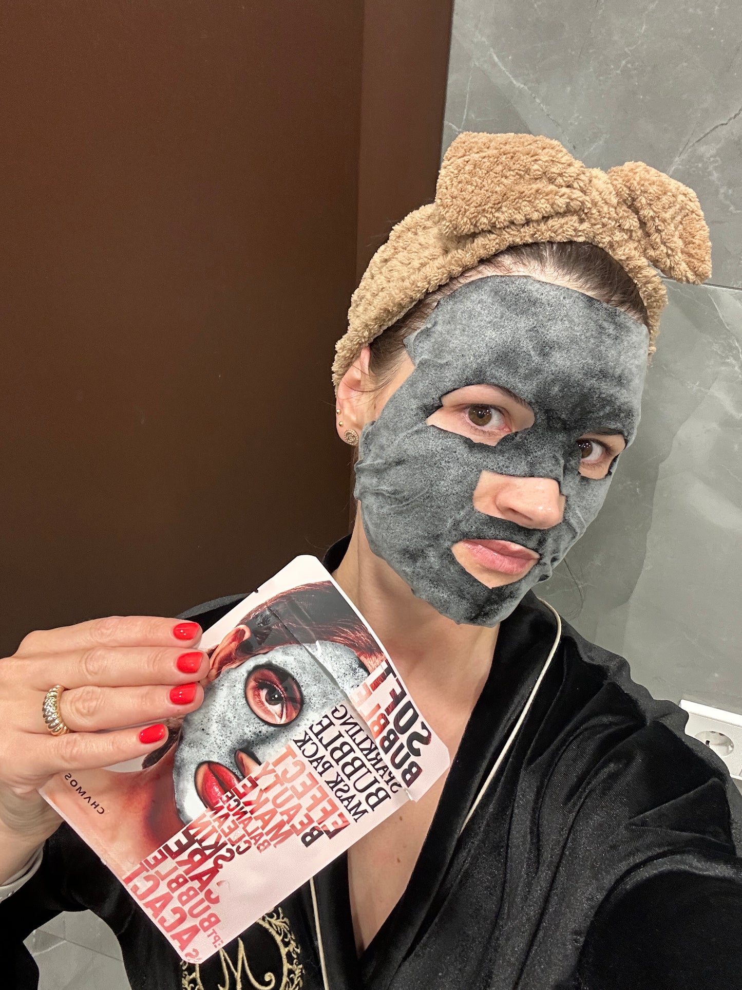 3 vnt x Korėjietiška šveičiamoji burbuliuojanti veido kaukė CHAMOS ACACI