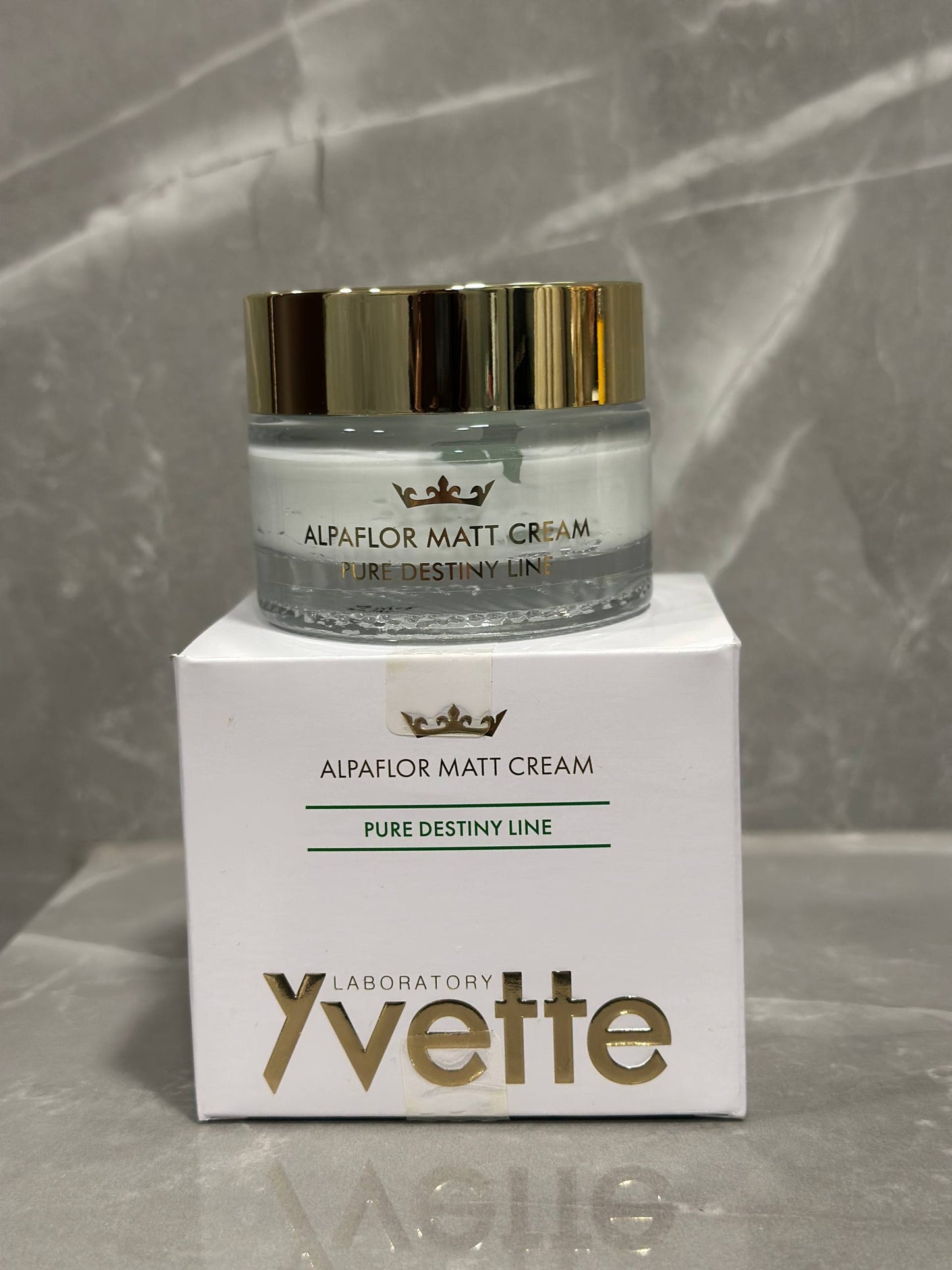 YVETTE Alpaflor balansuojantis matinis kremas