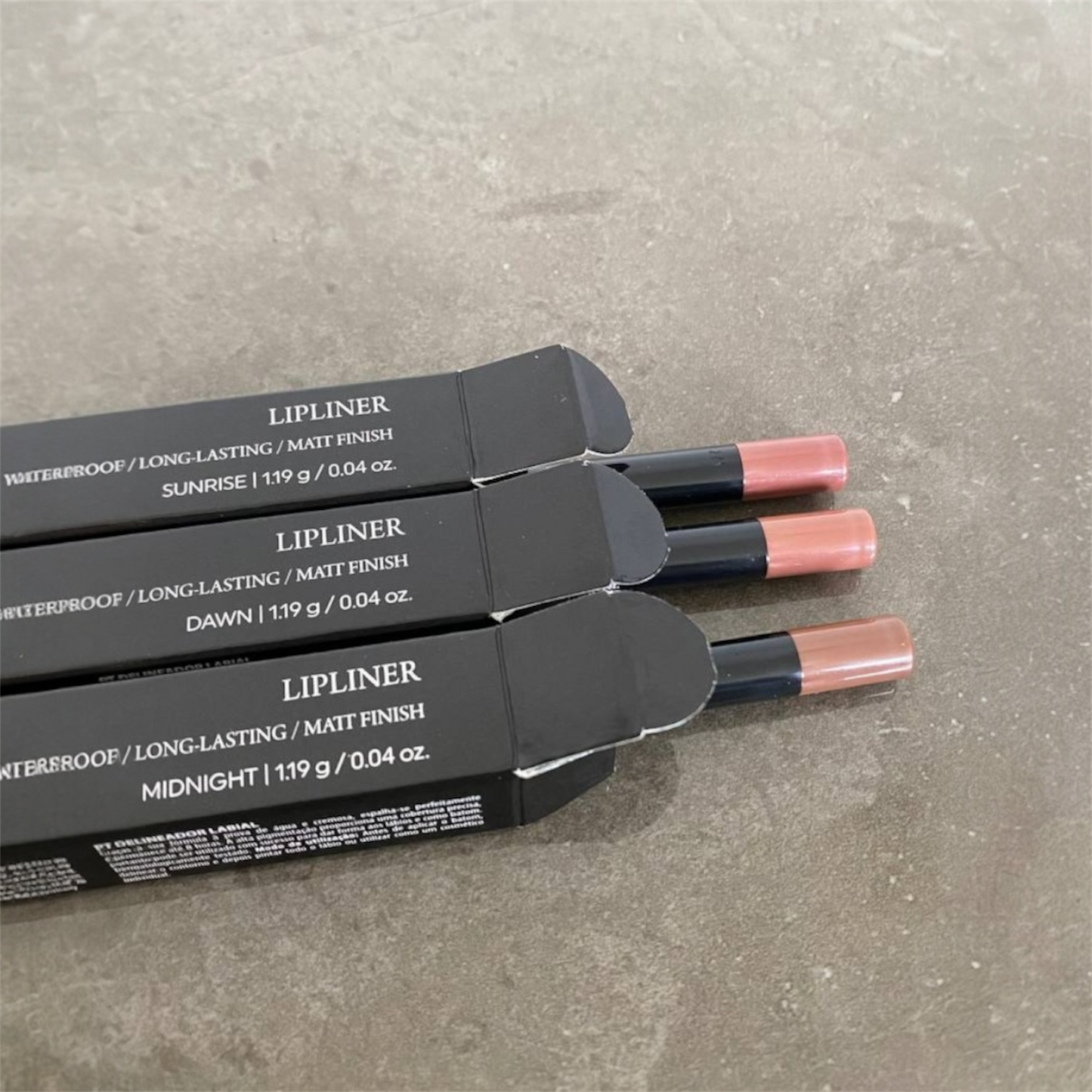 Lūpų kontūro pieštukas MIDNIGHT