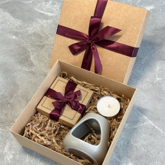 Dovanų rinkinys: Kvapnusis vaškas Lemongrass, žvakidė