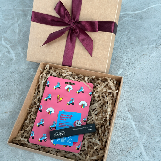 Dovanų rinkinys: Lūpų blizgis Classy Lady + veido kaukė