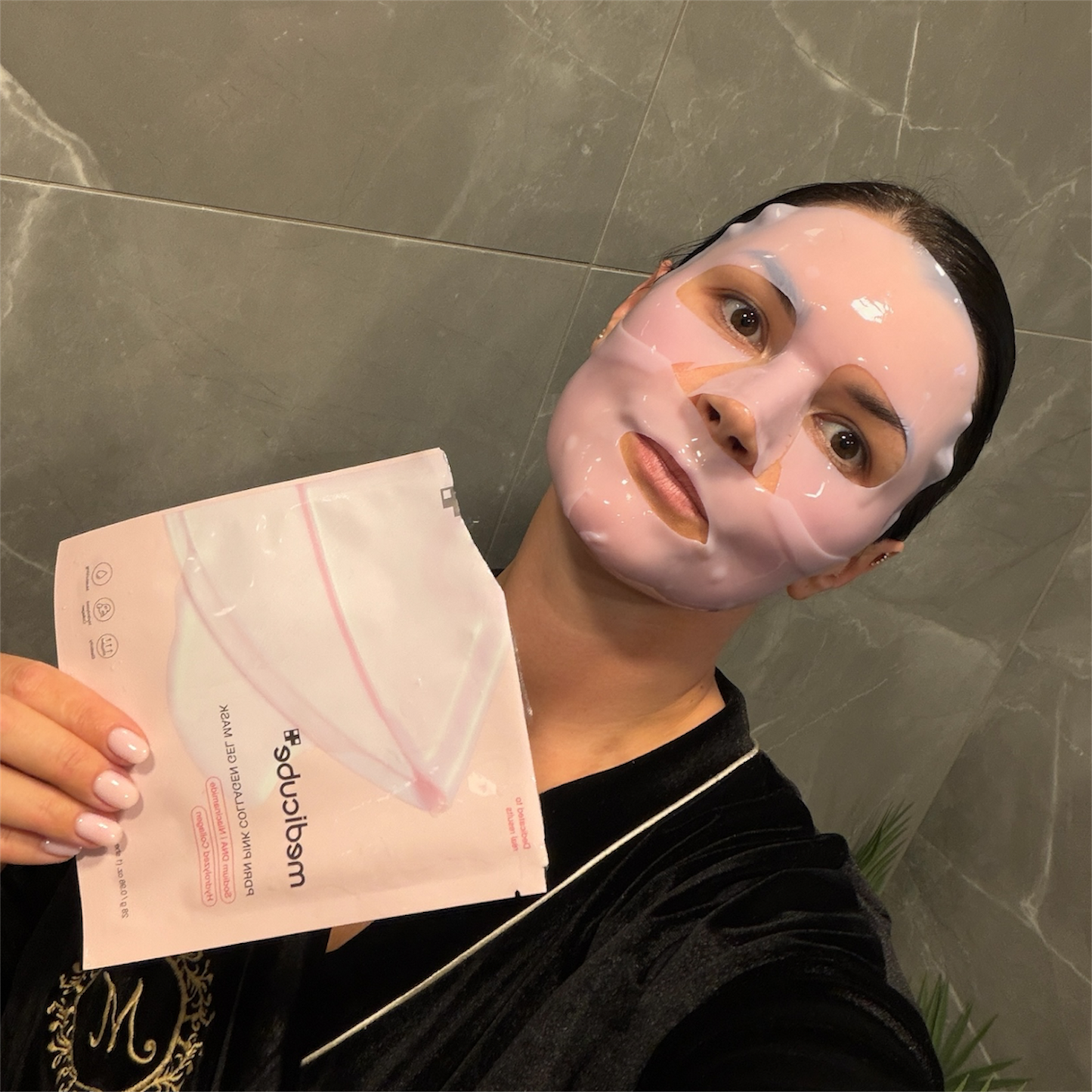 Korejietiška MEDICUBE PDRN Pink Collagen Gel Mask - stangrinamoji veido kaukė