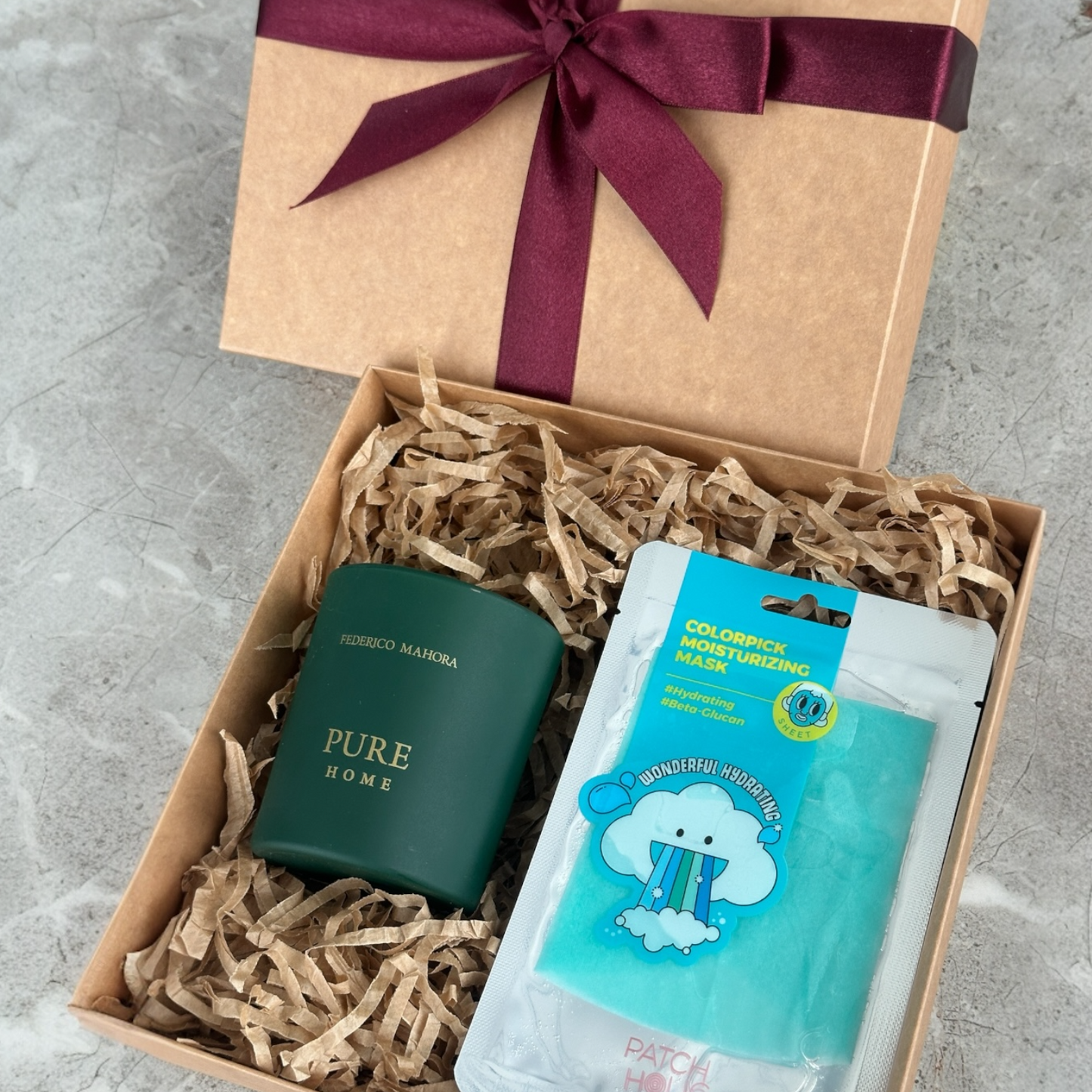 Dovanų rinkinys: kvapni žvakė + veido kaukė