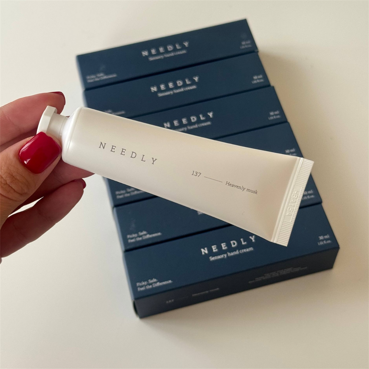 NEEDLY Sensory Hand Cream Heavenly Musk – drėkinantis rankų kremas