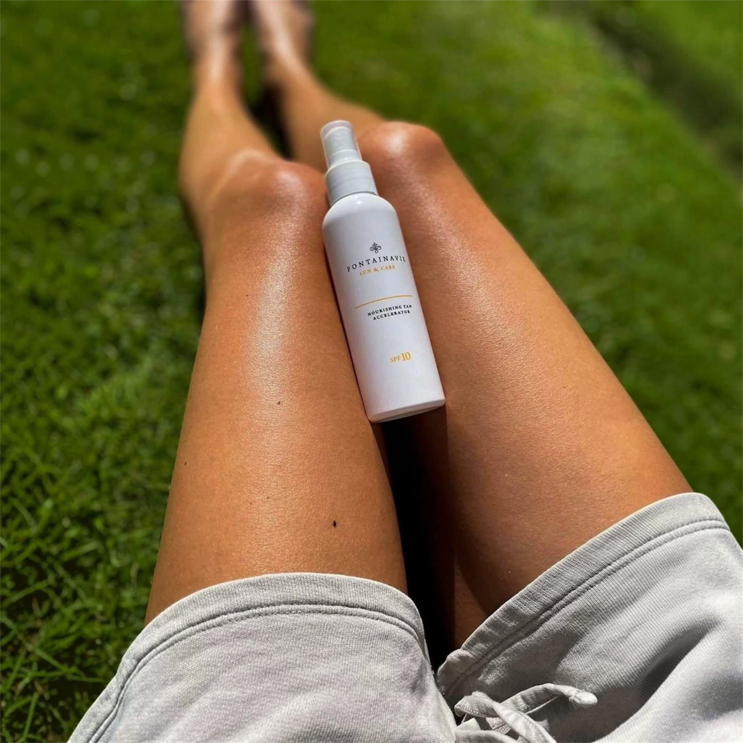 Vasaros rinkinys: įdegį skatinantis su SPF10 + neriebus apsauginis veido kremas nuo saulės su SPF50