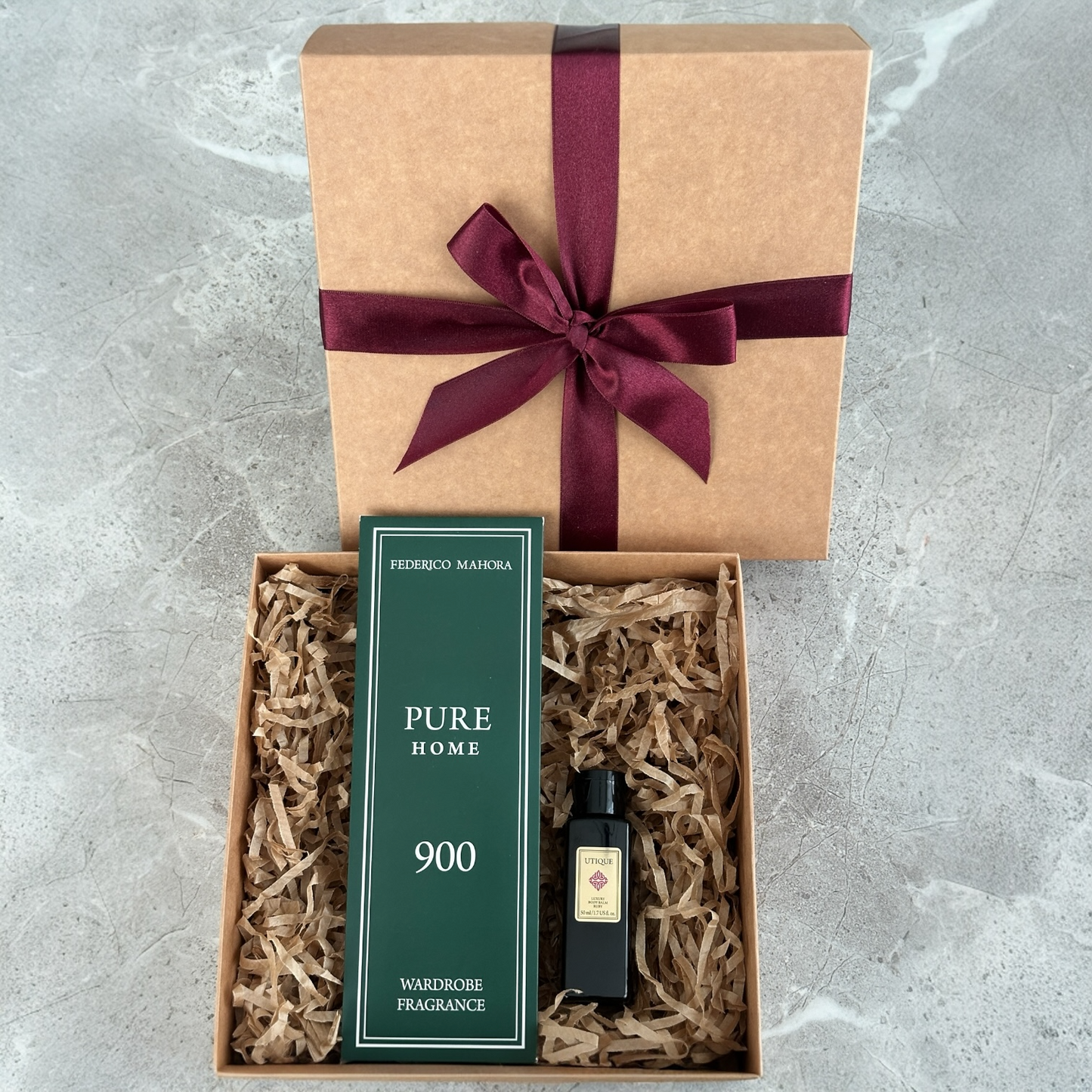 Dovanų rinkinys: Utique Ruby prausimosi gelis + spintos kvapas