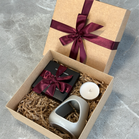 Dovanų rinkinys: Kvapnusis vaškas 472, žvakidė