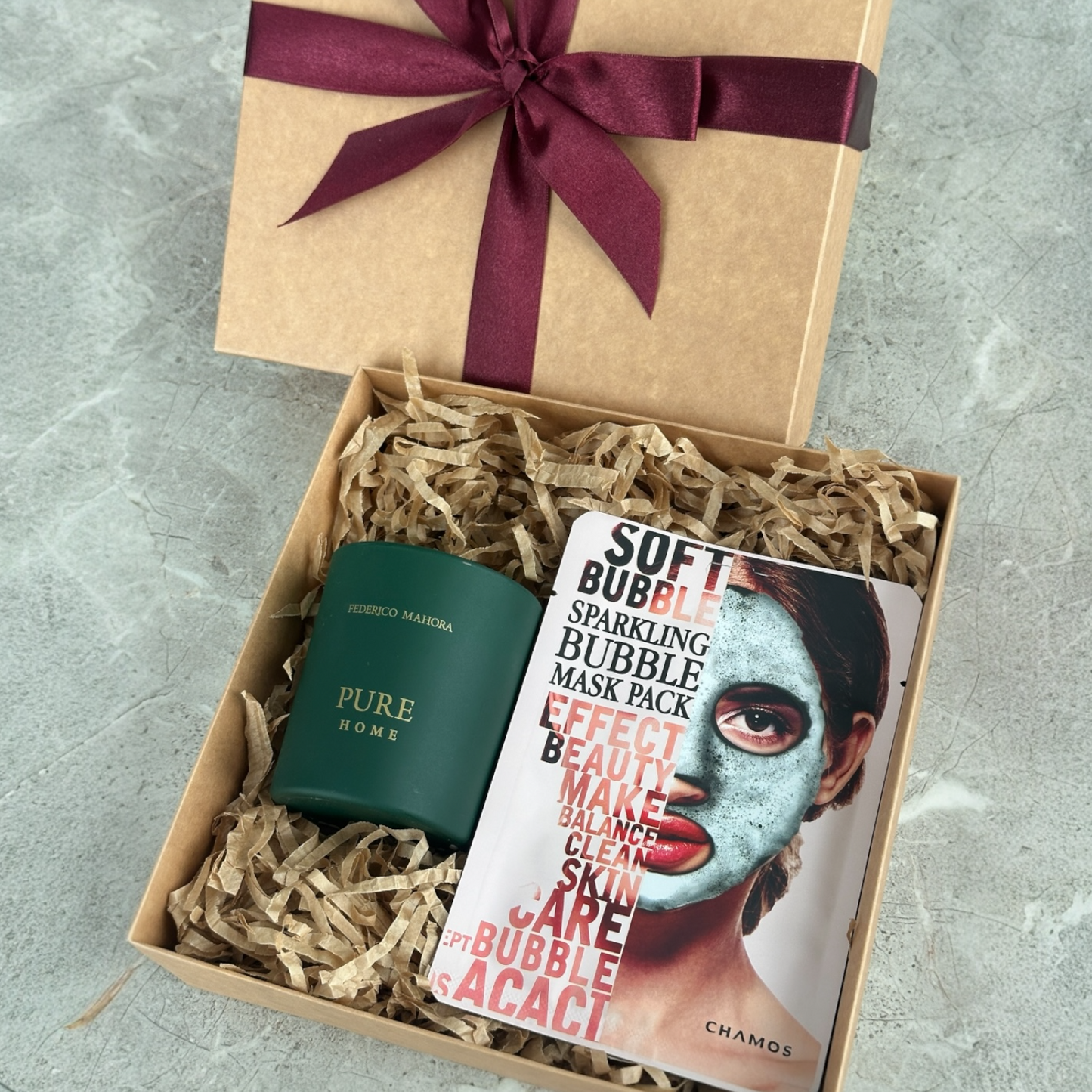 Dovanų rinkinys: kvapni žvakė + veido kaukė