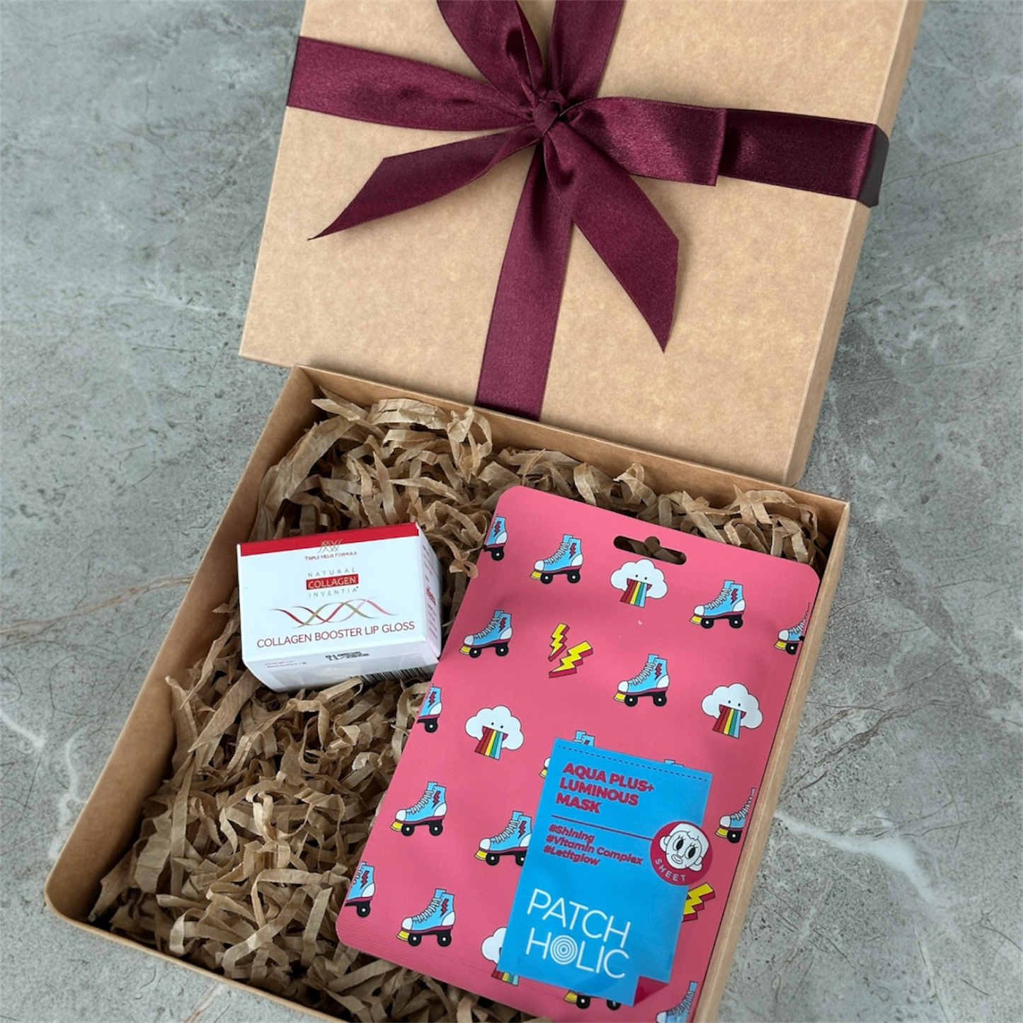 Dovanų rinkinys: Lūpų blizgis + Veido kaukė