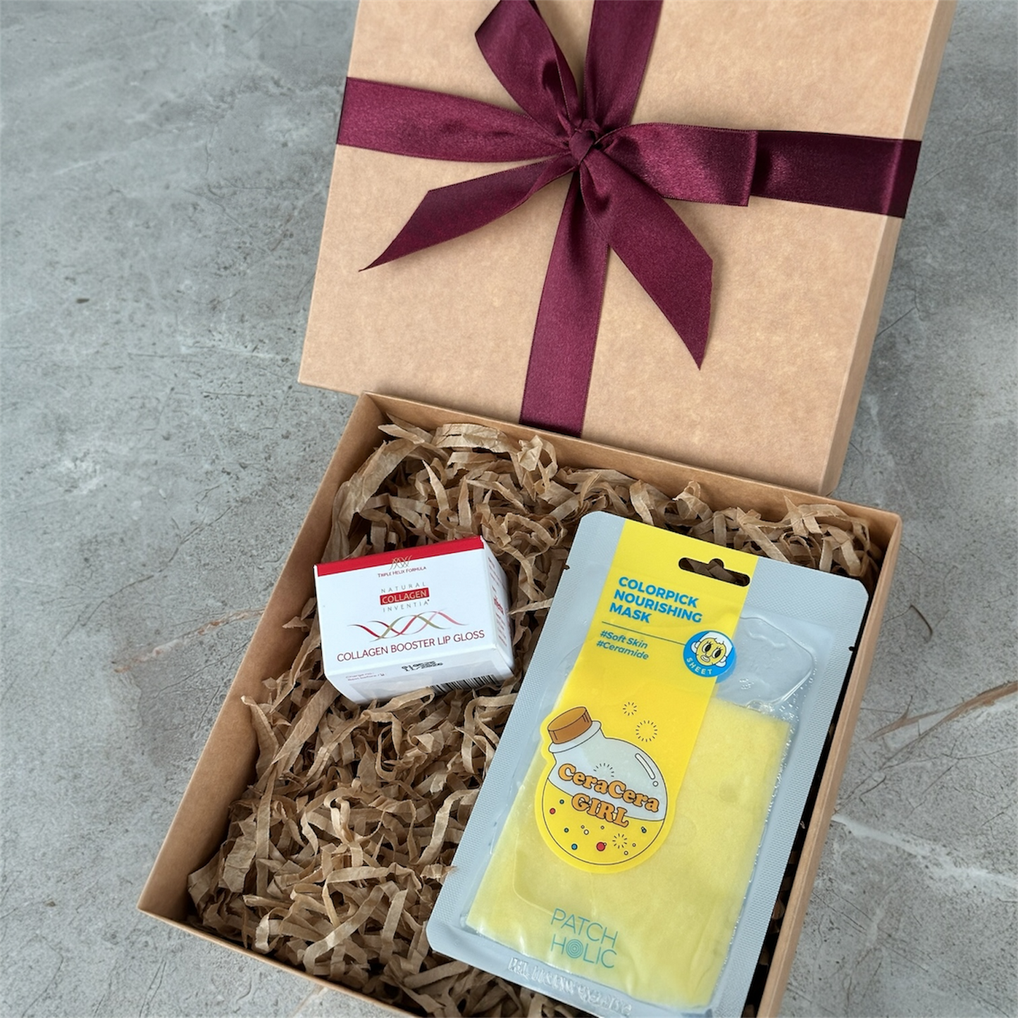 Dovanų rinkinys: Lūpų blizgis + Veido kaukė