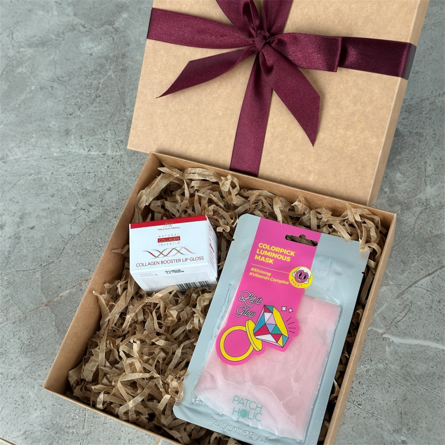 Dovanų rinkinys: Lūpų blizgis + Veido kaukė