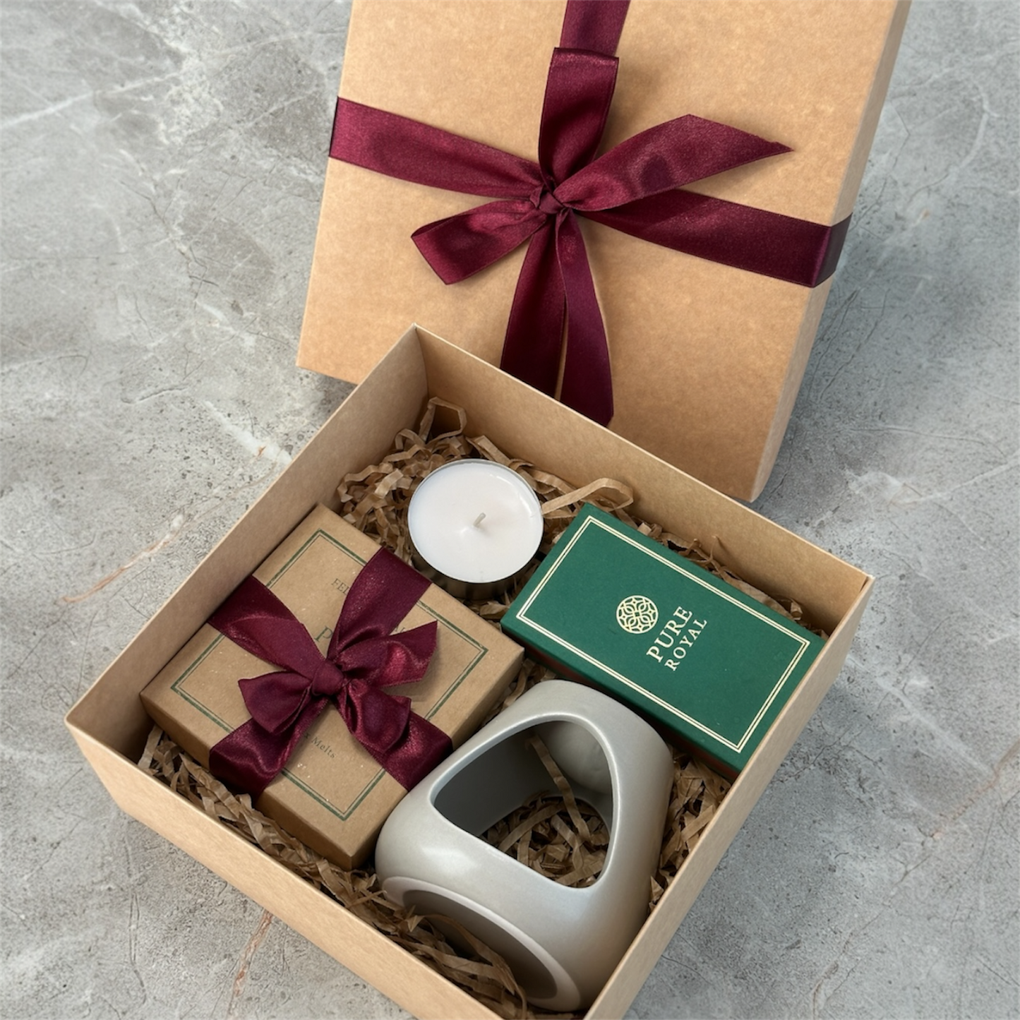 Dovanų rinkinys: Kvapnusis vaškas Lemongrass, žvakidė, degtukai