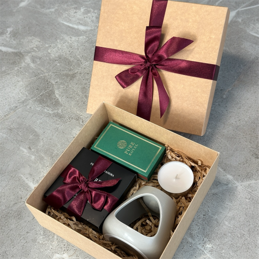 Dovanų rinkinys: Kvapnusis vaškas 472, žvakidė, degtukai