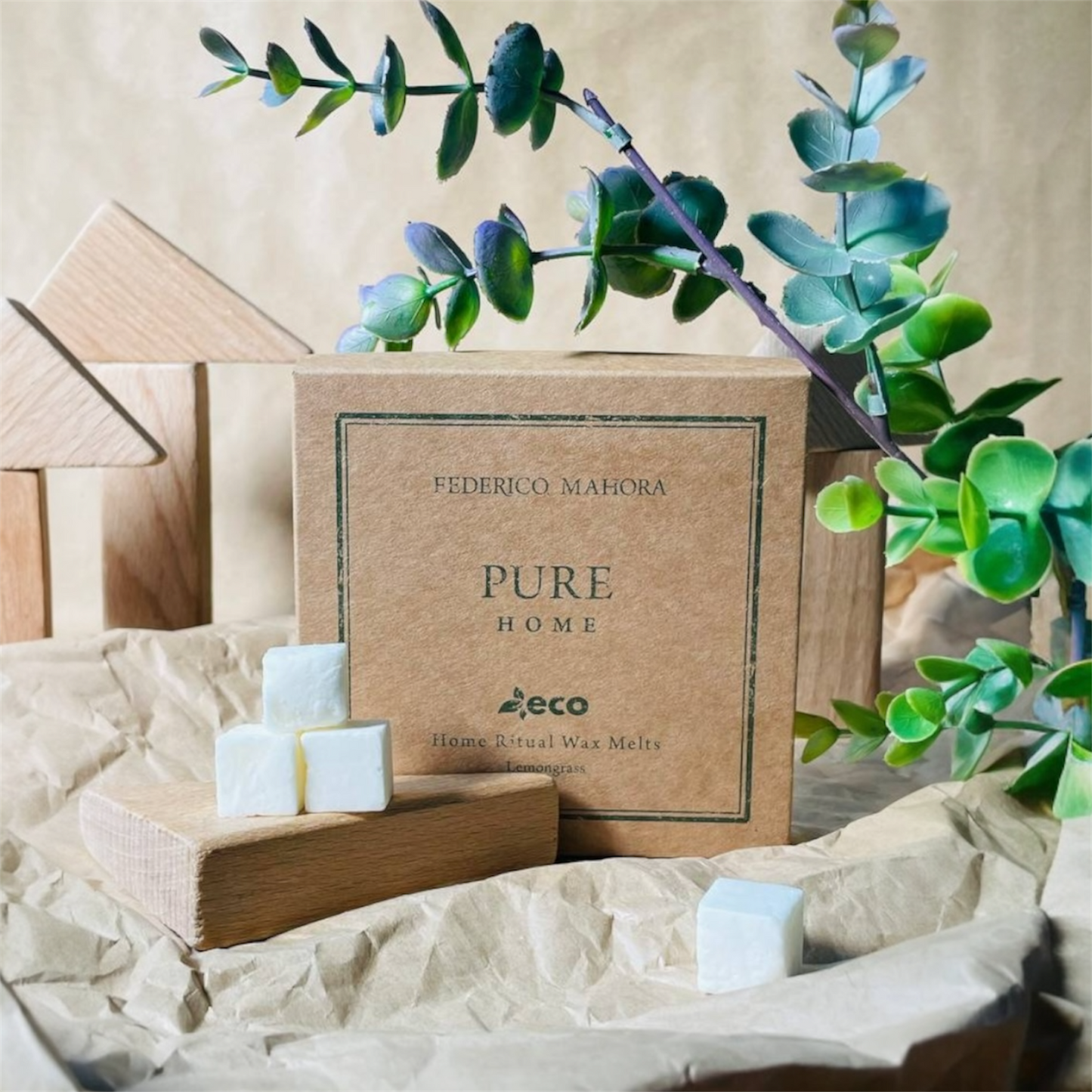 Dovanų rinkinys: Kvapnusis vaškas Lemongrass, žvakidė, kava