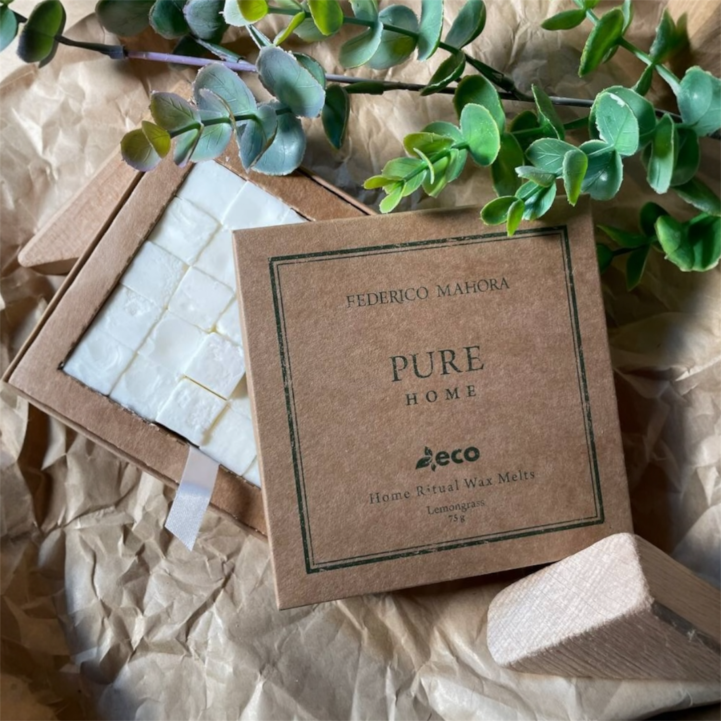 Dovanų rinkinys: Kvapnusis vaškas Lemongrass, žvakidė, kava