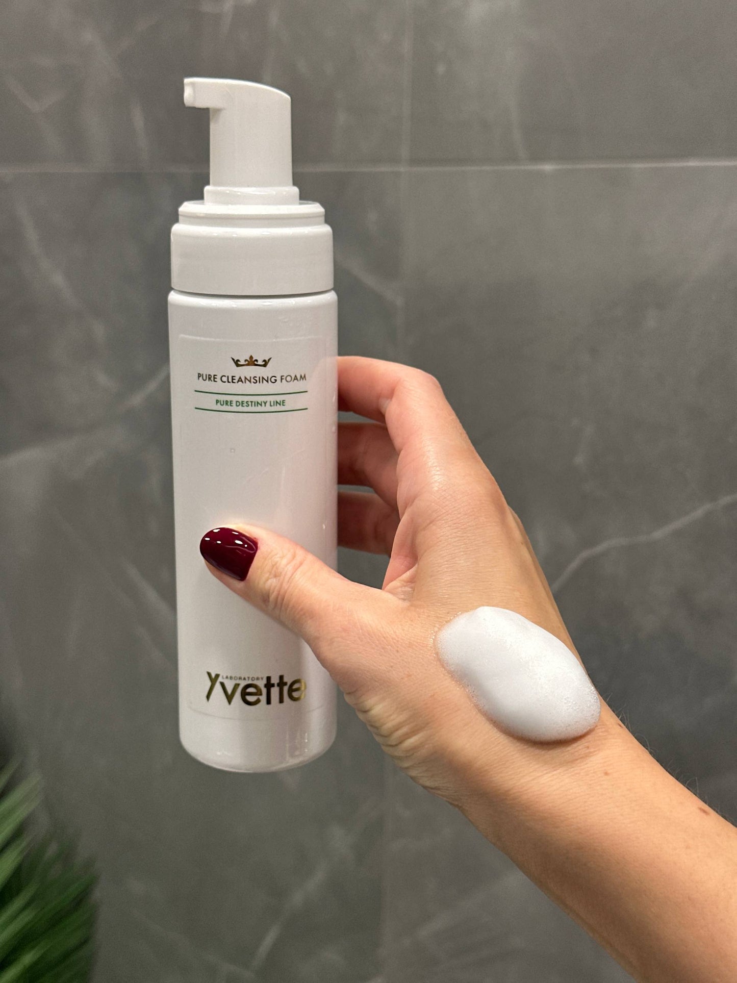 YVETTE Pure švelnios putos veidui ir makiažui plauti