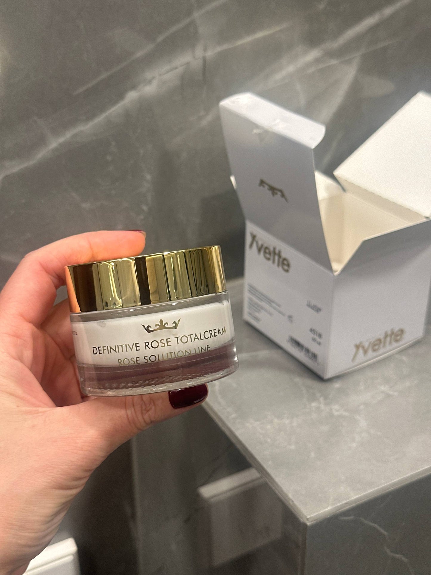 YVETTE Definitive Rose naktinis visapusiškas kremas