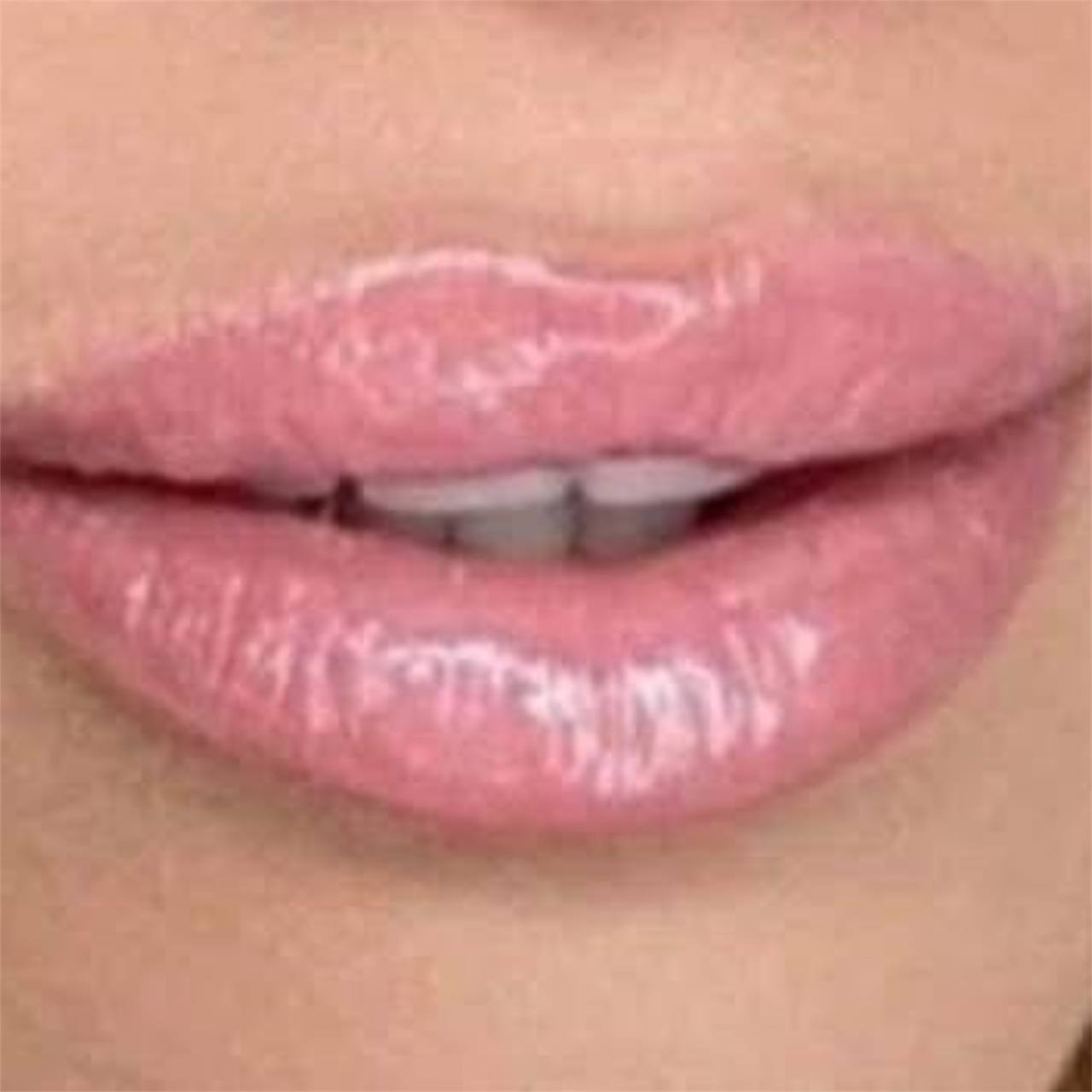 Lūpų blizgis su hialurono rūgštimi CLASSY LADY