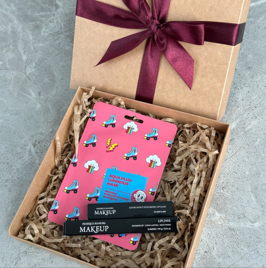 Dovanų rinkinys: Lūpų pieštukas + lūpų blizgis Classy Lady + veido kaukė