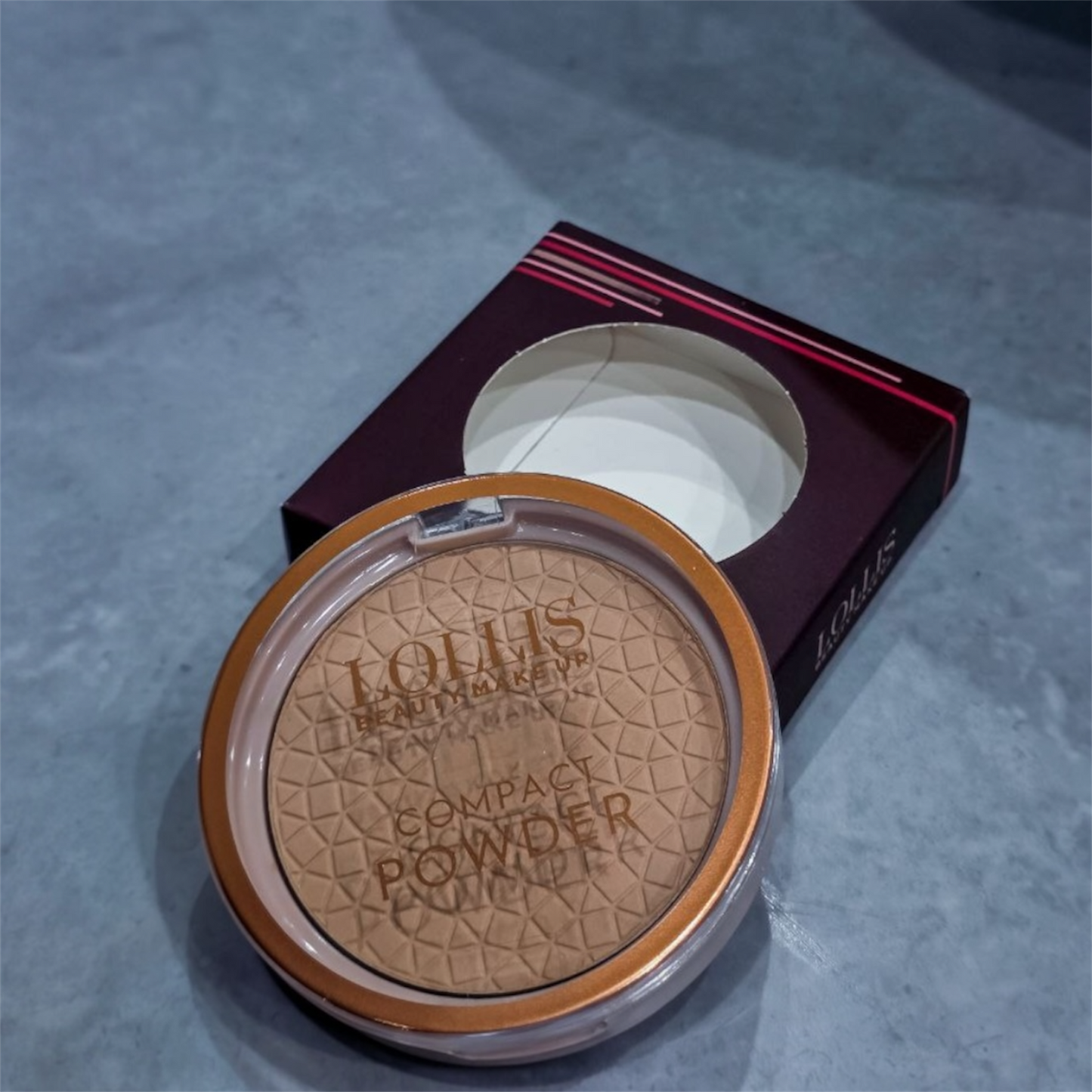 LOLLIS Kompaktinė pudra 01 su SPF15 apsauga