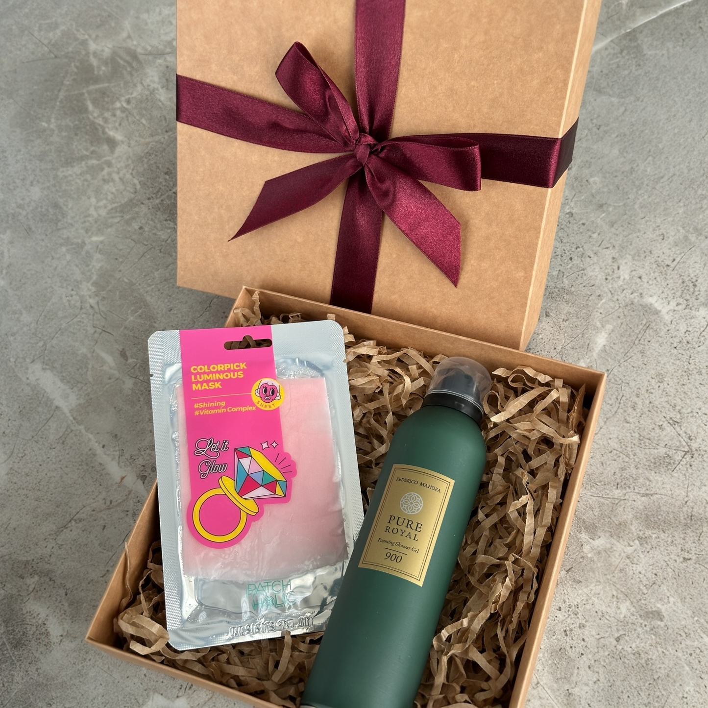 Dovanų rinkinys: Dušo putos + veido kaukė