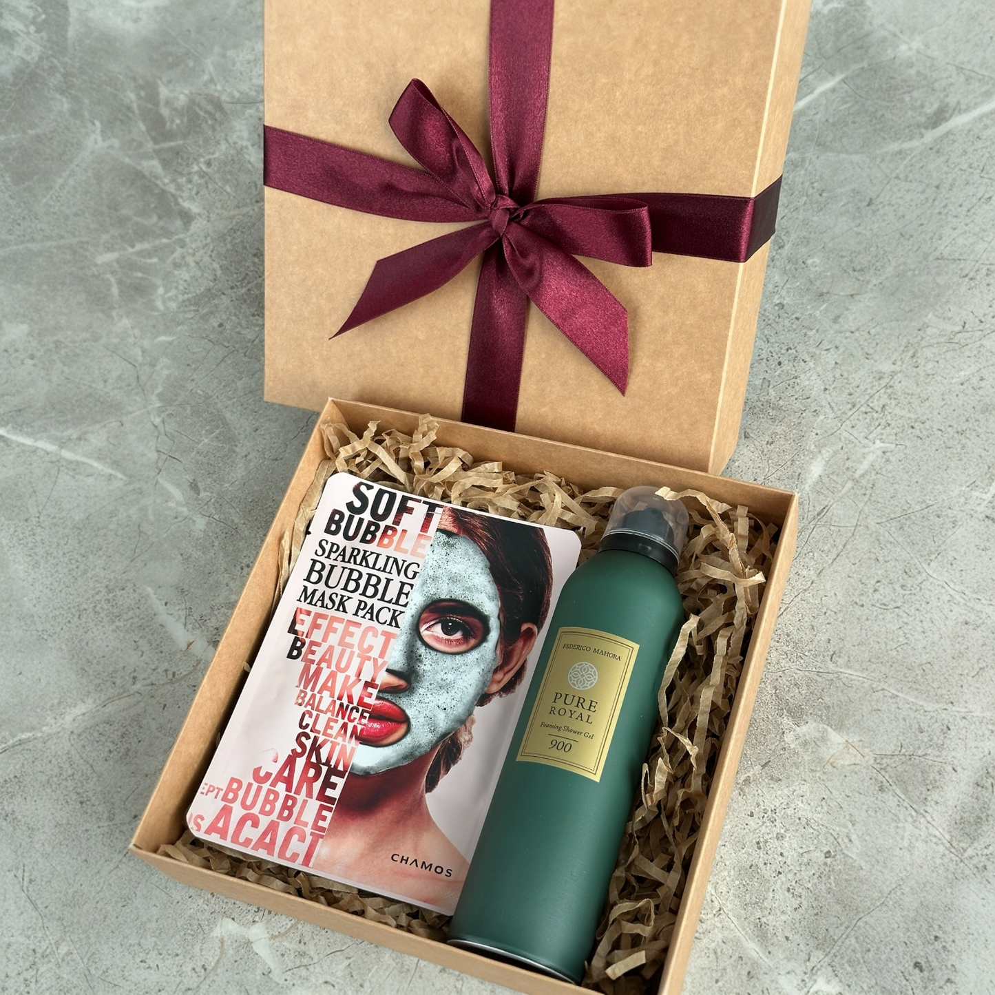 Dovanų rinkinys: Dušo putos + veido kaukė